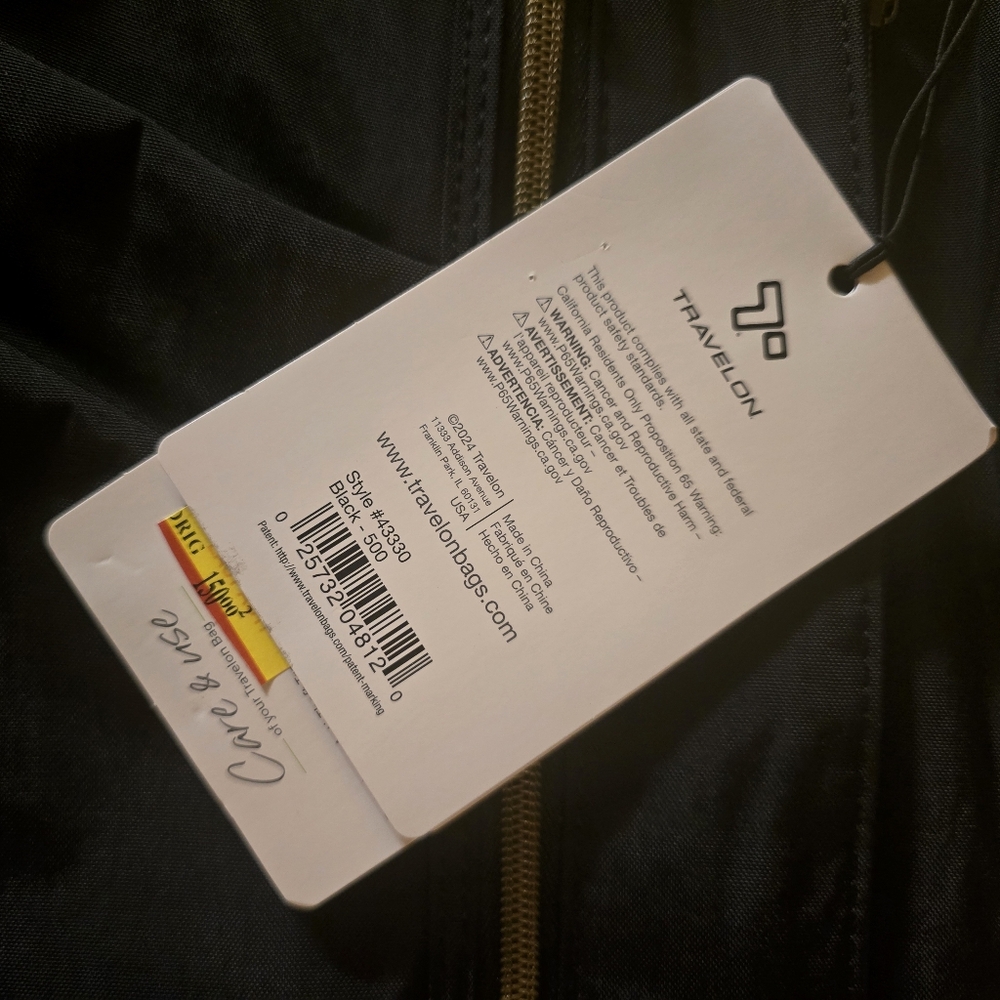 TRAVELON 5 Point Anti-Theft Signature 3 Compartment Crossbody Security NWT - Picture 6 of 9